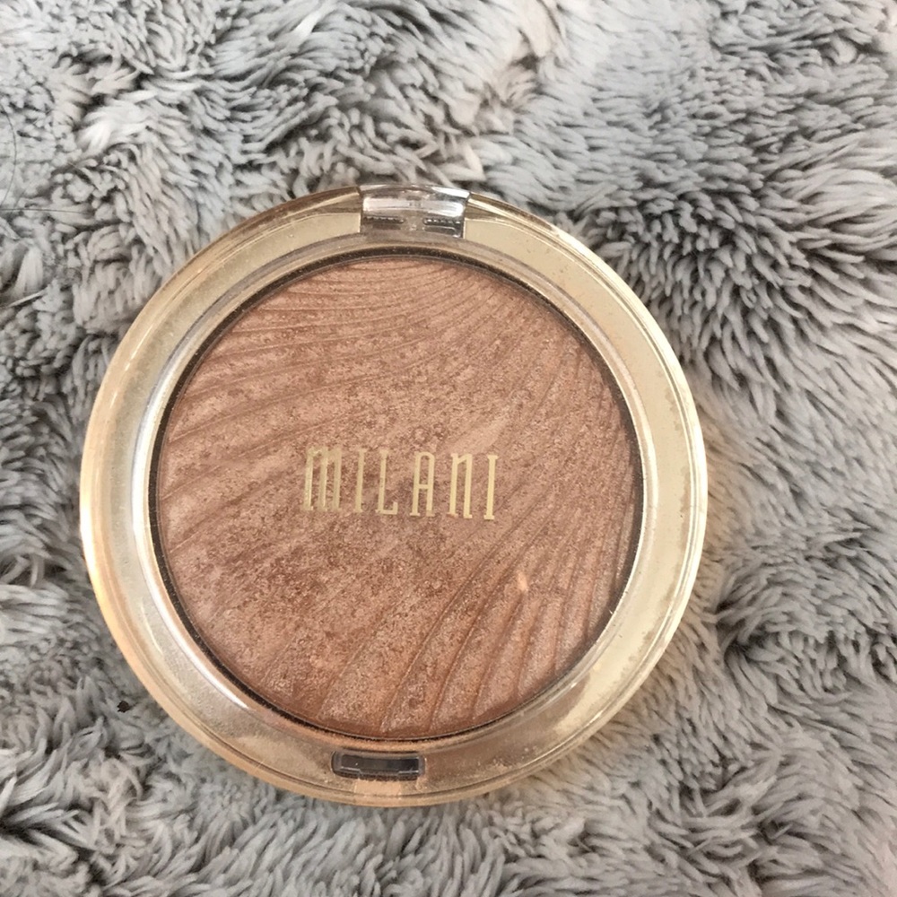 Milani highlighter - strobelight